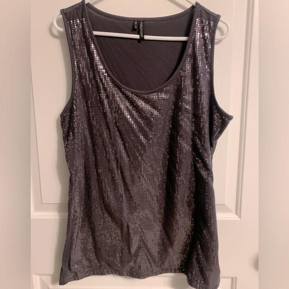 Women’s Large Gray Sequin Sparkly Top, P2P 22, 27in length, Preloved in EUC - Picture 1 of 1